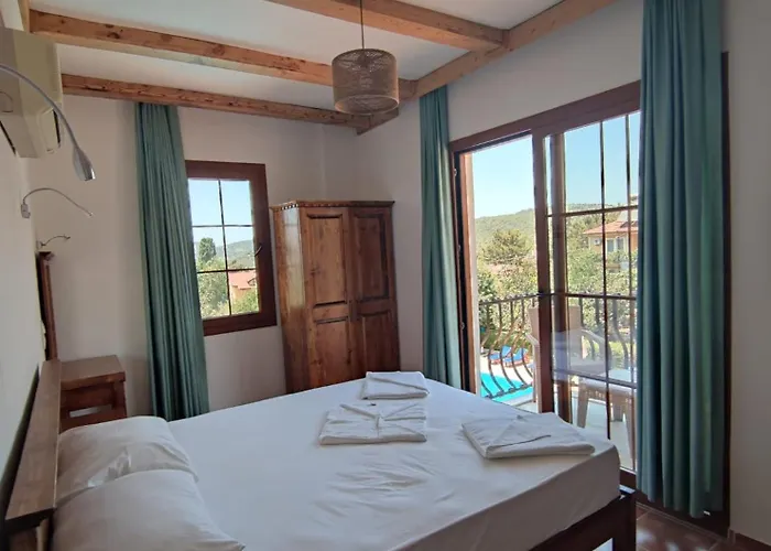 Ami Tai-candle Light